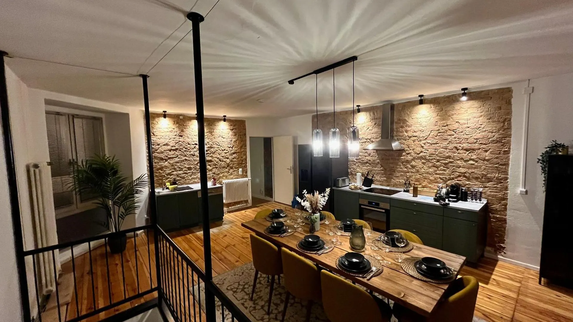 Contactos de Cozy Voyage - Stylish 135M2 For Up To 9 People In Kudamm